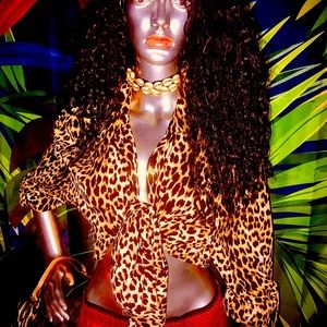 Jaclyn Smith animal print blouse